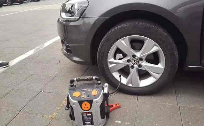 东胜区汽车搭电案例